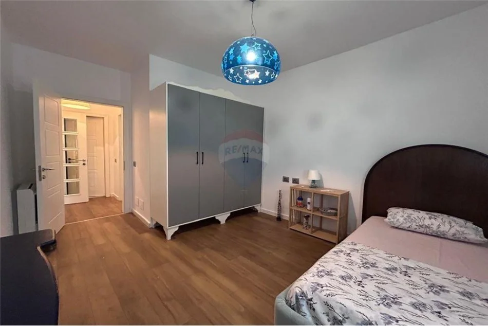 Tirane, jepet me qera apartament 2+1 Kati 2, 100 m² 1.000 € (Liqeni i Thate)