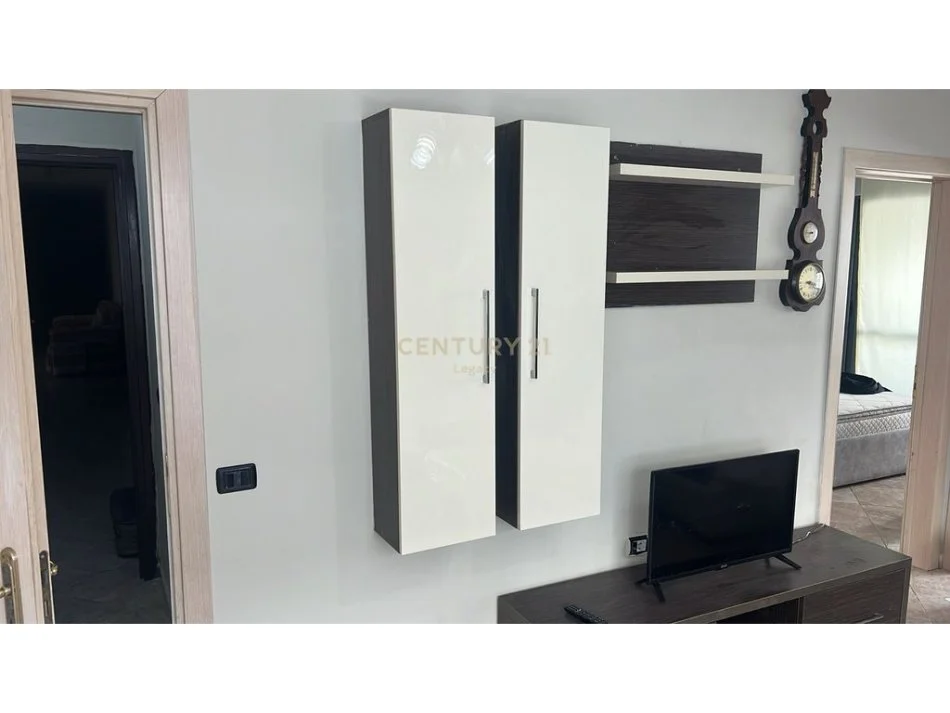 Tirane, jepet me qera apartament 2+1+Ballkon Kati 6, 80 m² 400 € (Astir)