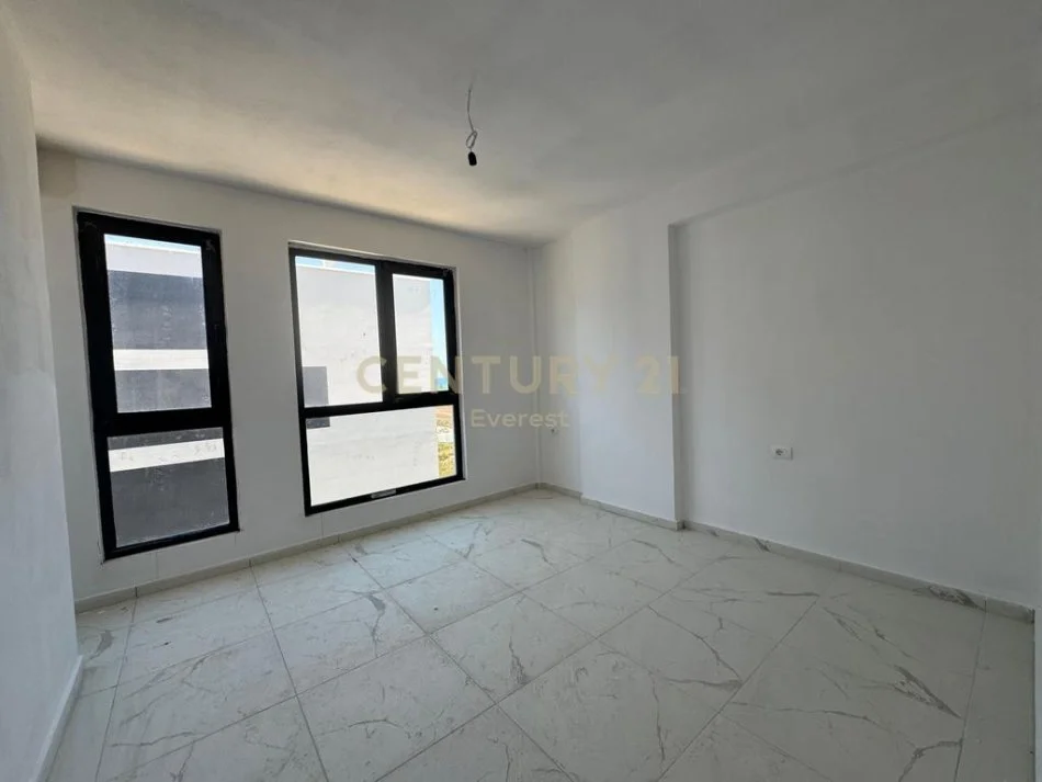 Vlore, shes apartament 2+1 Kati 5, 102 m² 132.500 € (orikumi)