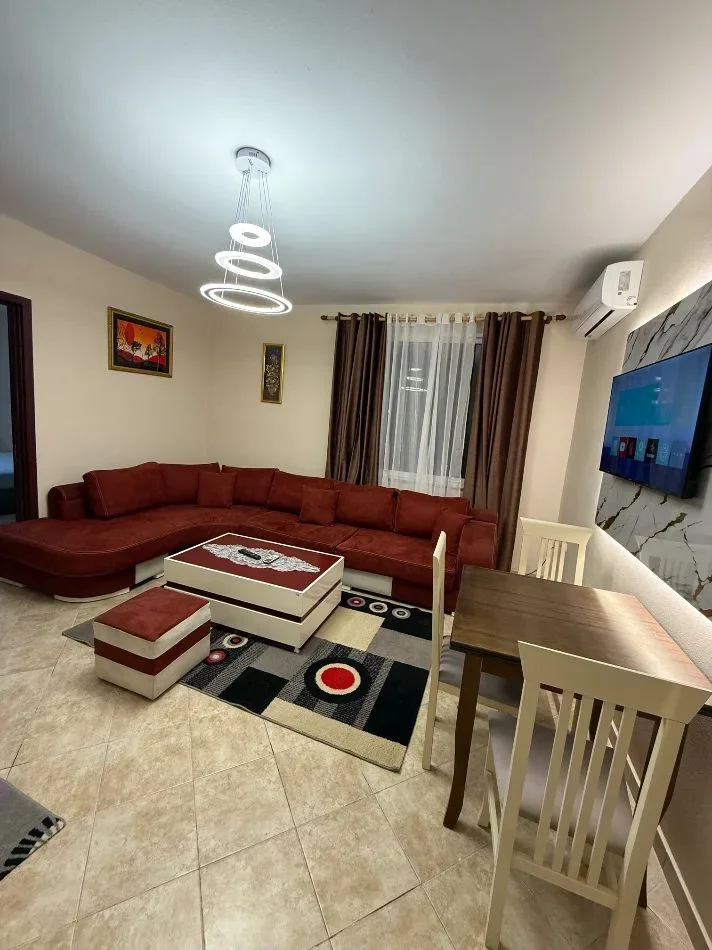 Tirane, jepet me qera apartament 2+1+Ballkon Kati 7, 100 m² 450 € (ASTIR)
