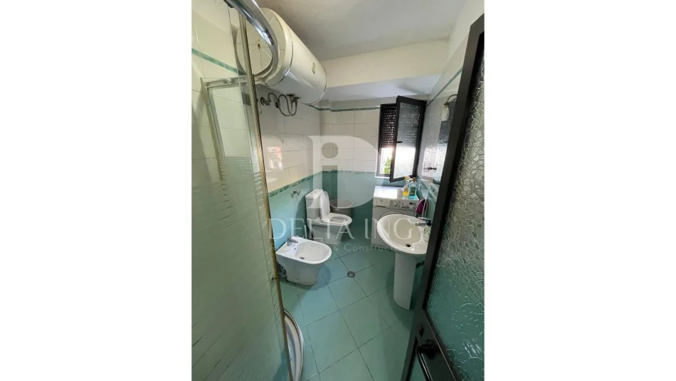 Tirane, jepet me qera apartament 1+1+Aneks+Ballkon Kati 1, 70 m² 330 € (Rruga Ferrit Xhajko (Prane Ish restorant Durresi))