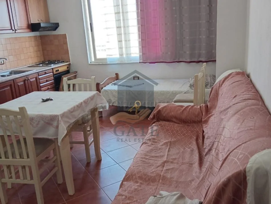 Durres, jepet me qera 1+1 Kati 6, 60 m² 350 € 