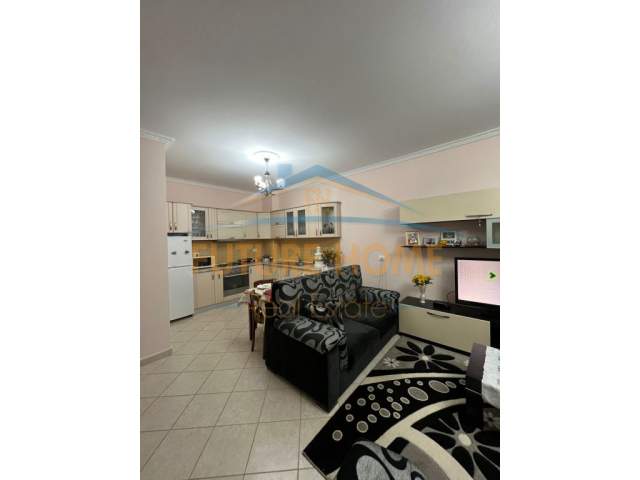 Tirane, shitet apartament Kati 5, 108.000 Euro