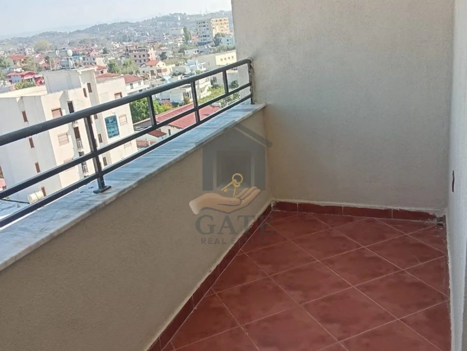 Durres, jepet me qera 1+1 Kati 6, 60 m² 350 € 