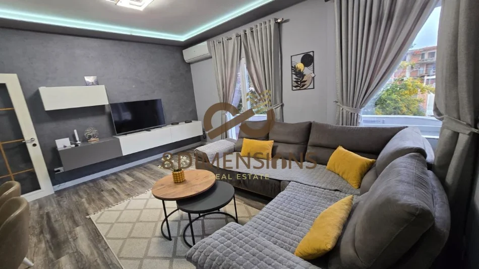 Tirane, jepet me qera apartament 2+1+Ballkon Kati 2, 100 m² 650 € (sauk i ri)