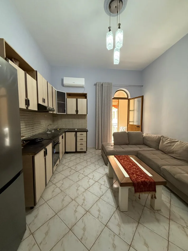 Tirane, jepet me qera apartament 1+1+Aneks+Ballkon Kati 3, 550 € (stadiumi dinamo , sheshi willson)