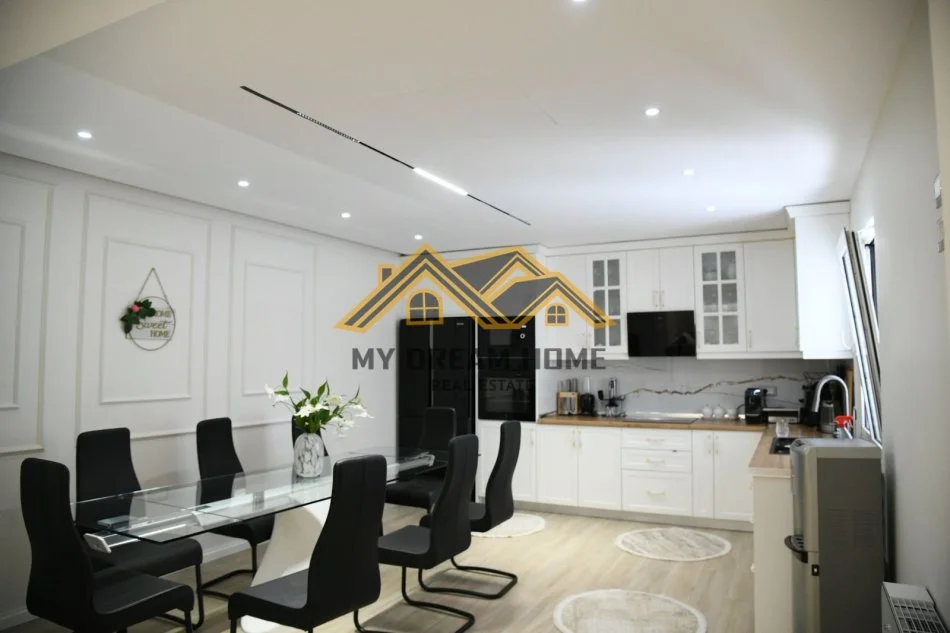 Durres, jepet me qera 2+1 Kati 1, 500 m² 2.000 € 