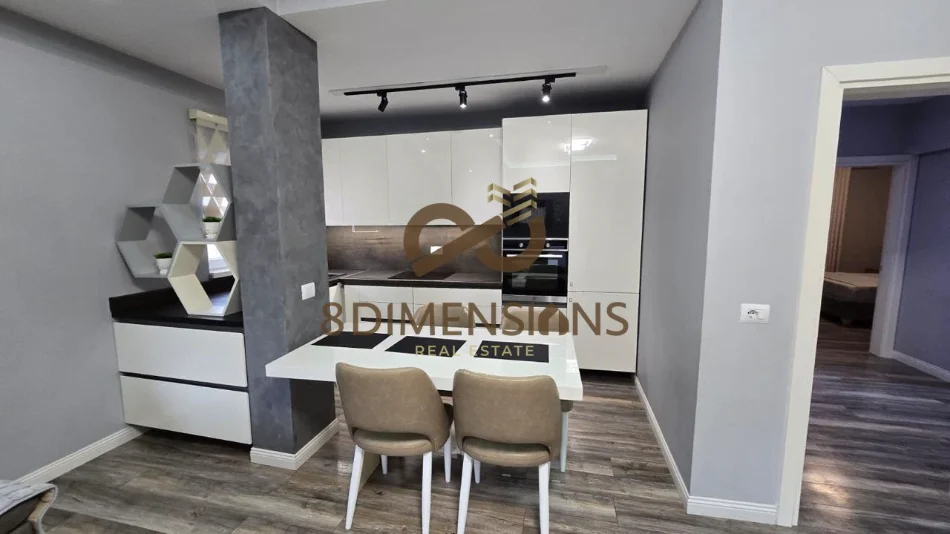 Tirane, jepet me qera apartament 2+1+Ballkon Kati 2, 100 m² 650 € (sauk i ri)