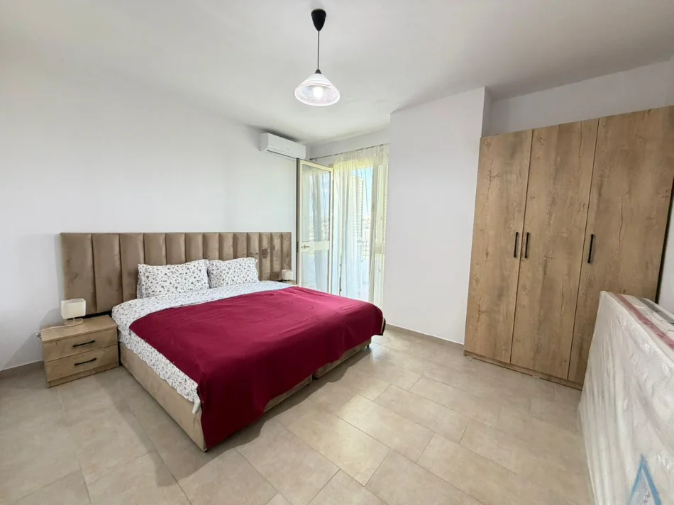 Durres Plazh, jap me qera apartament 1+1 Kati 5, 400 € (Plepa durres)