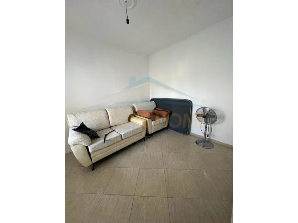 Tirane, shitet shtepi 3+1 , 239 m² (Allias)