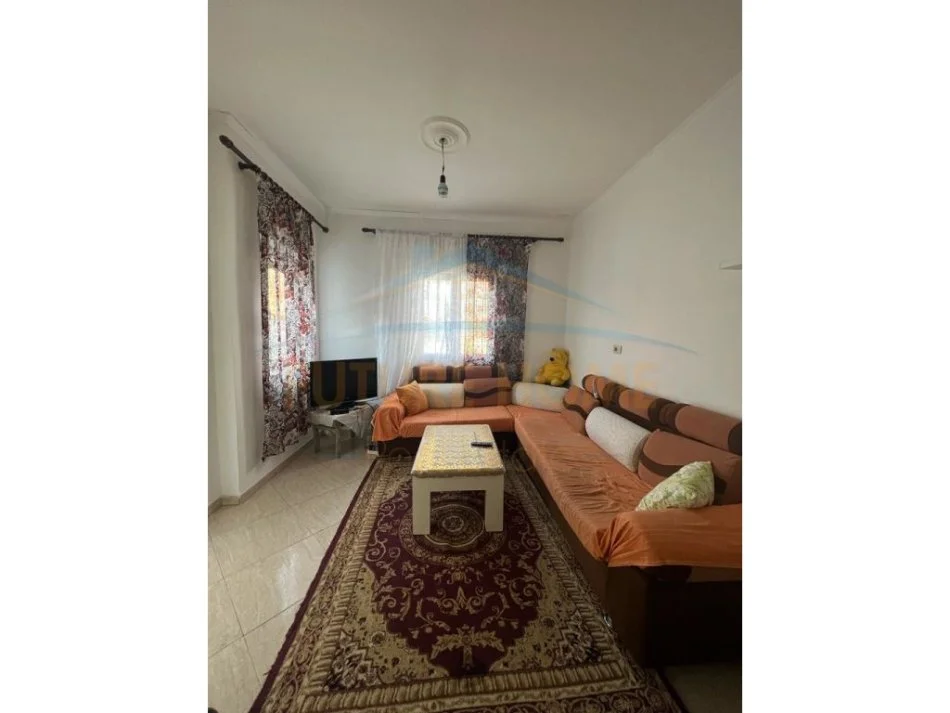 Tirane, shitet shtepi 3+1 , 239 m² (Allias)
