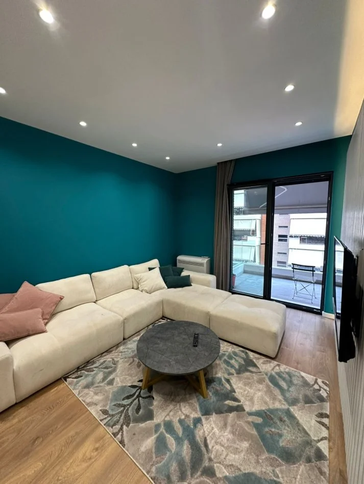 Tirane, jepet me qera apartament 1+1+Ballkon Kati 3, 73 m² 950 € (Kompleksi Delijorgji)