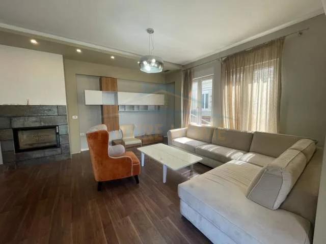 Tirane, shitet Vile 3 Katshe Kati 3, 277 m² 750.000 Euro (TEG)
