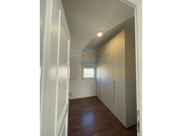 Tirane, shitet Vile 3 Katshe Kati 3, 277 m² 750.000 Euro (TEG)