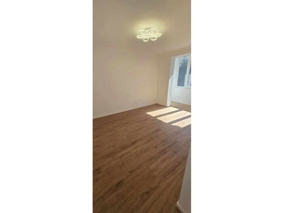 Tirane, shitet apartament 1+1 Kati 3, 30 m² 95.000 € (myslymshyr)
