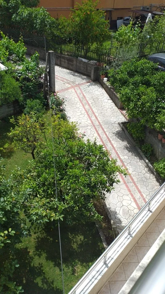 Tirane, shitet Vile 4+1 , 650.000 € 