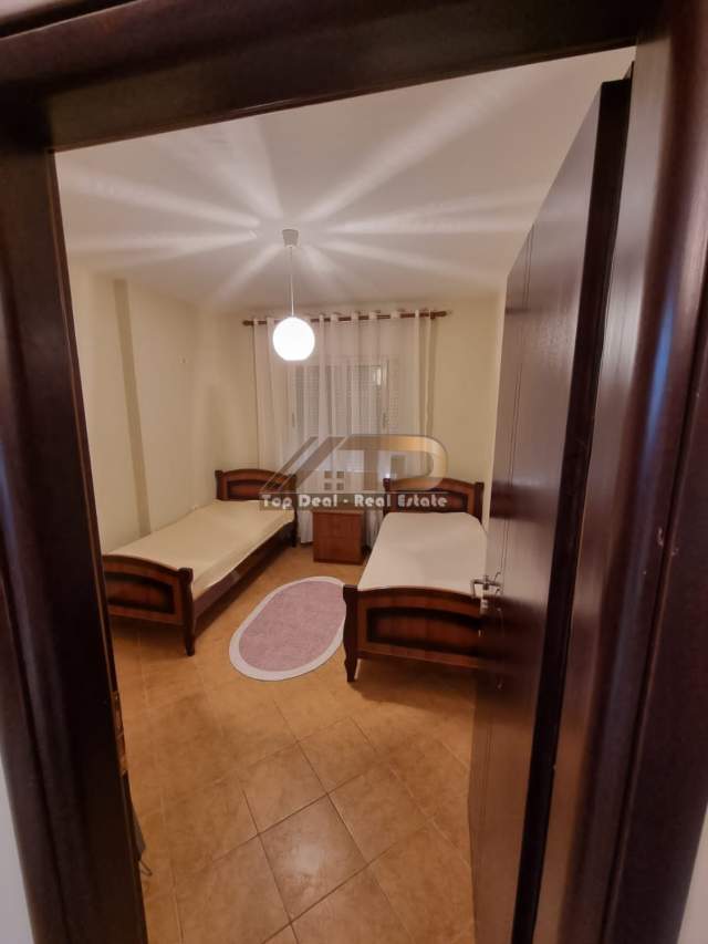 Tirane, jepet me qera apartament 2+1+BLK Kati 2, 100 m² 400 Euro