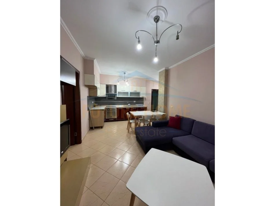 Tirane, jepet me qera apartament 1+1 Kati 6, 70 m² 380 € (YZBERISHT)
