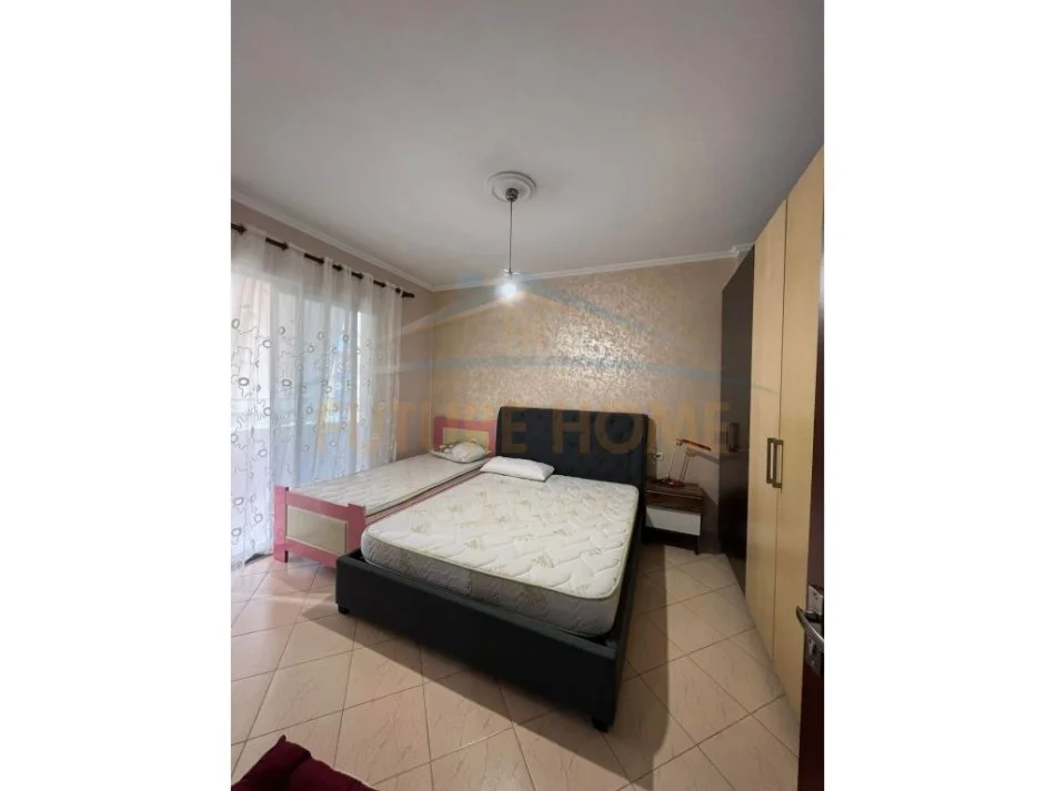 Tirane, jepet me qera apartament 1+1 Kati 6, 70 m² 380 € (YZBERISHT)