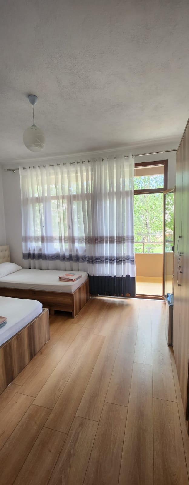 Pogradec, shitet Vile 3 Katshe, 250 m² 500.000 Euro (prane shetitores)