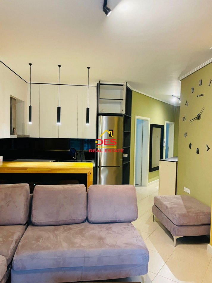 Vlore, jepet me qera apartament 2+1+Ballkon Kati 2, 90 m² 450 € (Rruga Gjergj Arianiti)