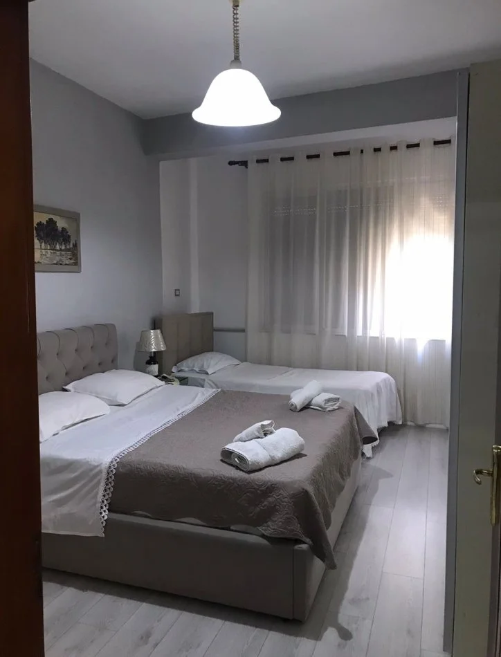 Tirane, jepet me qera apartament 1+1 Kati 2, 75 m² 650 € (Rruga Bardhok Biba)
