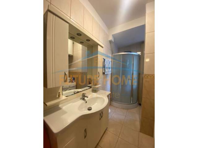 Tirane, jepet me qera apartament Kati 2, 97 m² 800 Euro