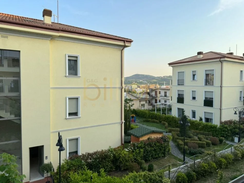 Tirane, shitet apartament 3+1 , 130 m² 490.000 € (rruga e elbasanit, Tirana, Albania)