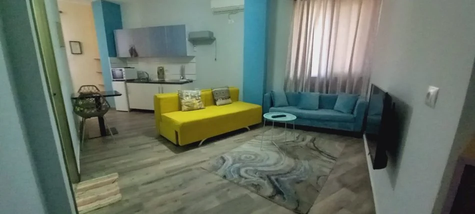 Tirane, jepet me qera apartament 1+1 Kati 2, 55 m² 400 € (APARTAMENT ME QIRA 1+1 Rruga E Elbasanit)