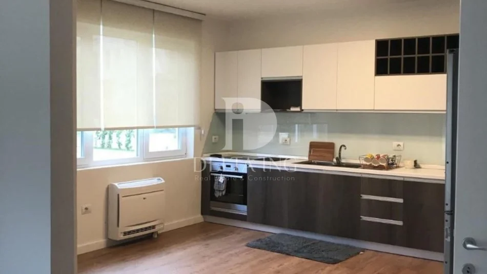 Tirane, jepet me qera Vile 2 Katshe Kati 2, 430 m² 3.000 € (Kompleksi Akacia 2)