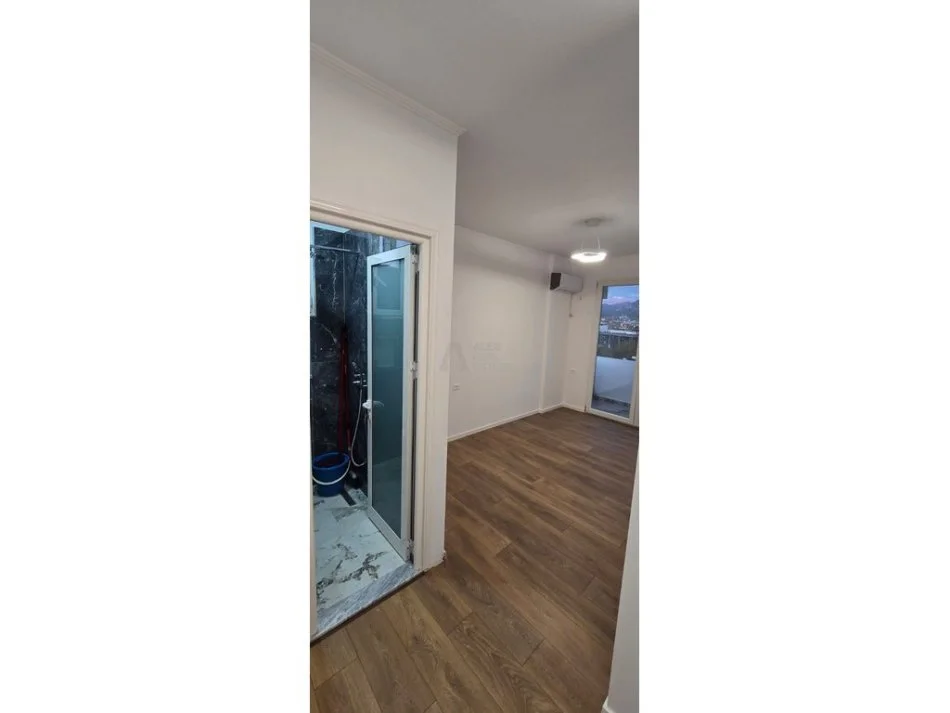 Tirane, shitet apartament 2+1 Kati 7, 93 m² 218.000 € (prane Prokurorise se Tiranes)