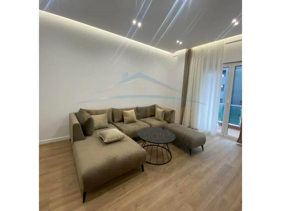 Tirane, jepet me qera apartament 1+1 Kati 7, 62 m² 500 € (UNAZA RE) UNA31282