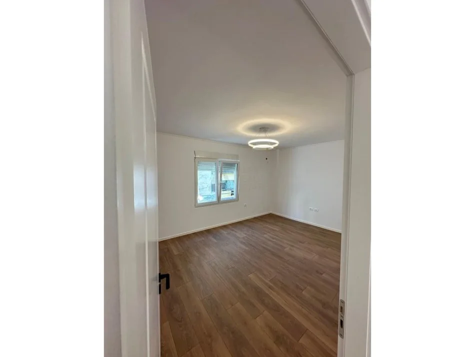 Tirane, shitet apartament 2+1 Kati 4, 65 m² 118.000 € (kompleksti xhura)