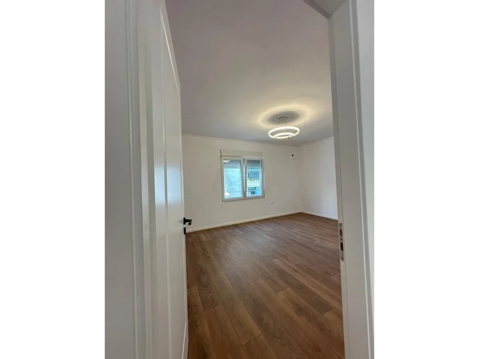 Tirane, shitet apartament 2+1 Kati 4, 65 m² 118.000 € (kompleksti xhura)