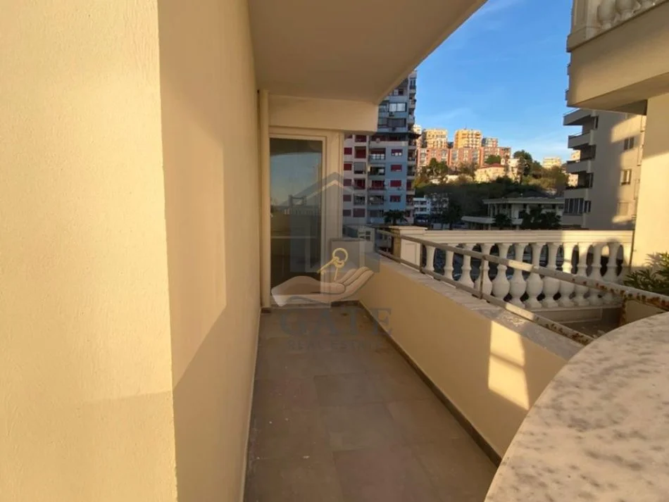 Durres, shitet apartament 1+1+Ballkon Kati 2, 74 m² 170.000 € (Vollga)
