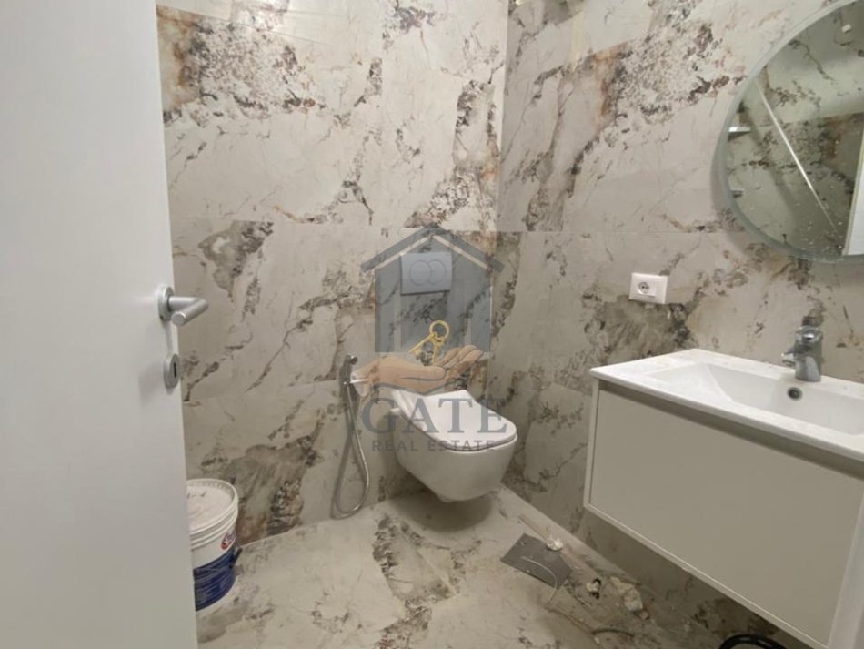 Durres, shitet apartament 1+1+Ballkon Kati 2, 74 m² 170.000 € (Vollga)