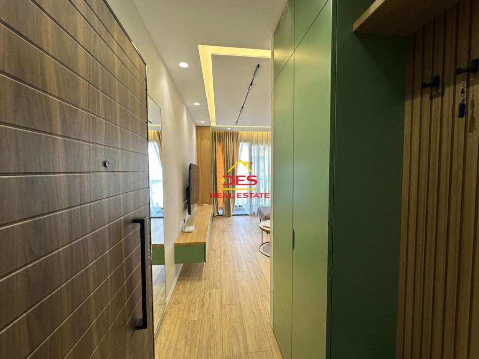 Vlore, jepet me qera apartament 1+1+Ballkon Kati 8, 70 m² 500 € (Rruga Murat Tërbaçi)