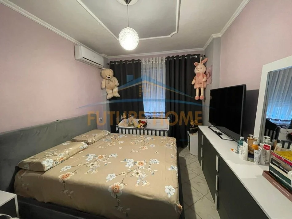Tirane, jepet me qera apartament 2+1 Kati 3, 95 m² 500 € 