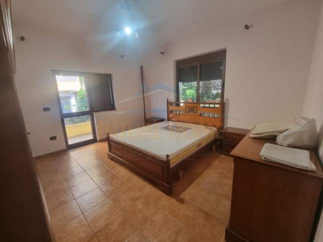Tirane, jepet me qera apartament 2+1+BLK Kati 2, 150 m² 400 Euro (Rruga e Dibres)