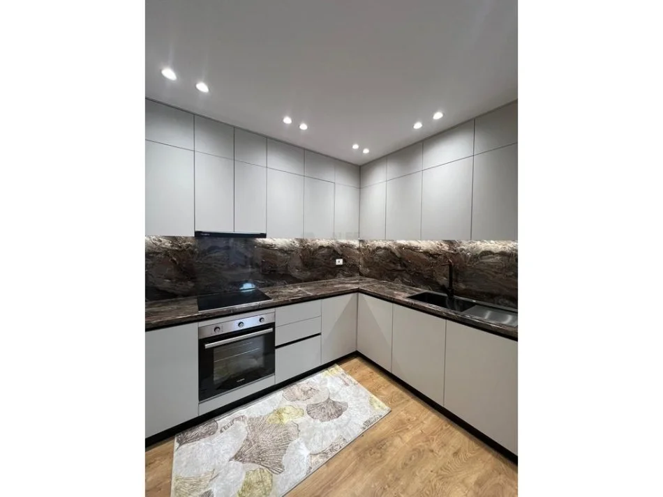 Tirane, shitet apartament 2+1+Ballkon Kati 1, 107 m² 173.000 € (astir)