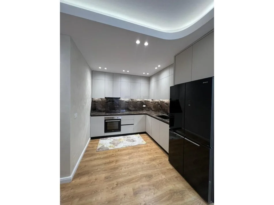 Tirane, shitet apartament 2+1+Ballkon Kati 1, 107 m² 173.000 € (astir)
