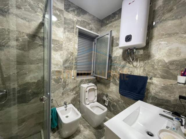 Durres, shitet apartament 2+1 Kati 2, 115 m² 140.000 Euro (Plazh-Hekurudha, Durres)