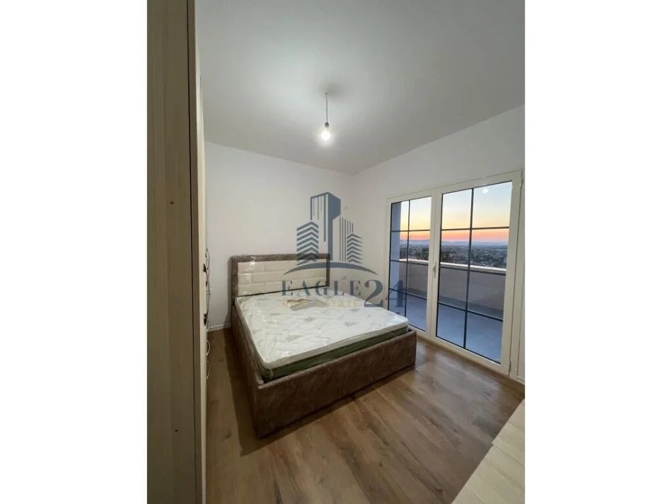 Tirane, shitet Vile 2 Katshe Kati 2, 370 m² 219.000 € (Pran Liqenit te Paskuqanit)