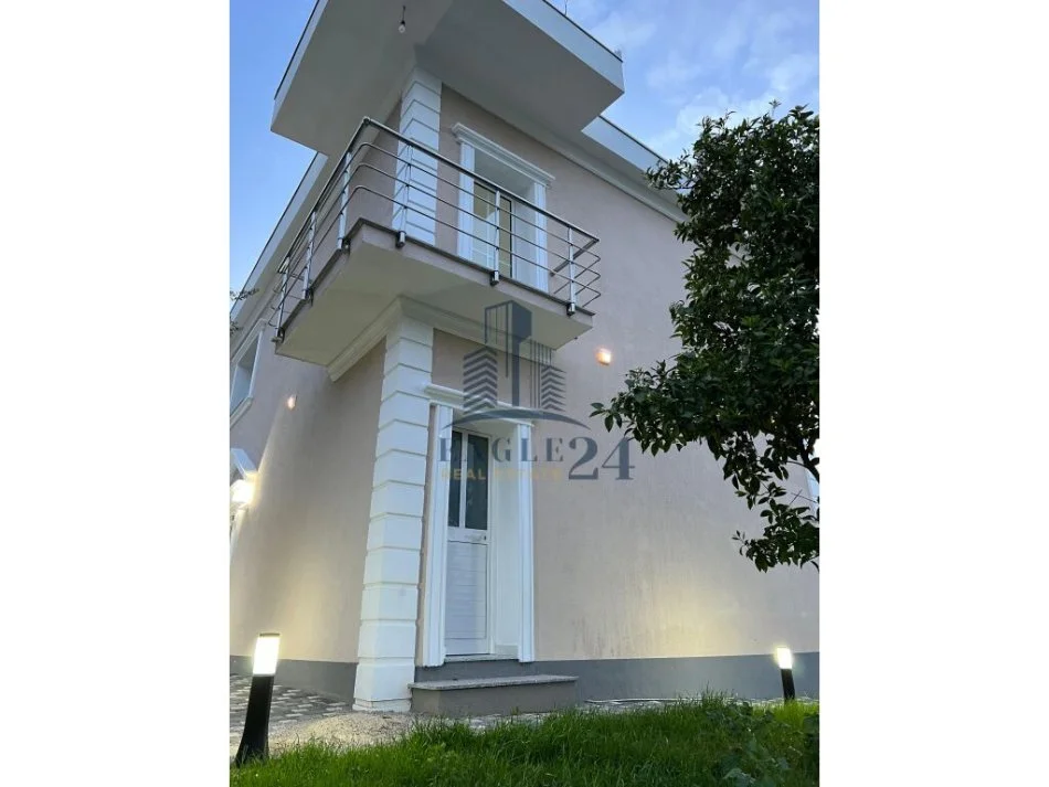 Tirane, shitet Vile 2 Katshe Kati 2, 370 m² 219.000 € (Pran Liqenit te Paskuqanit)