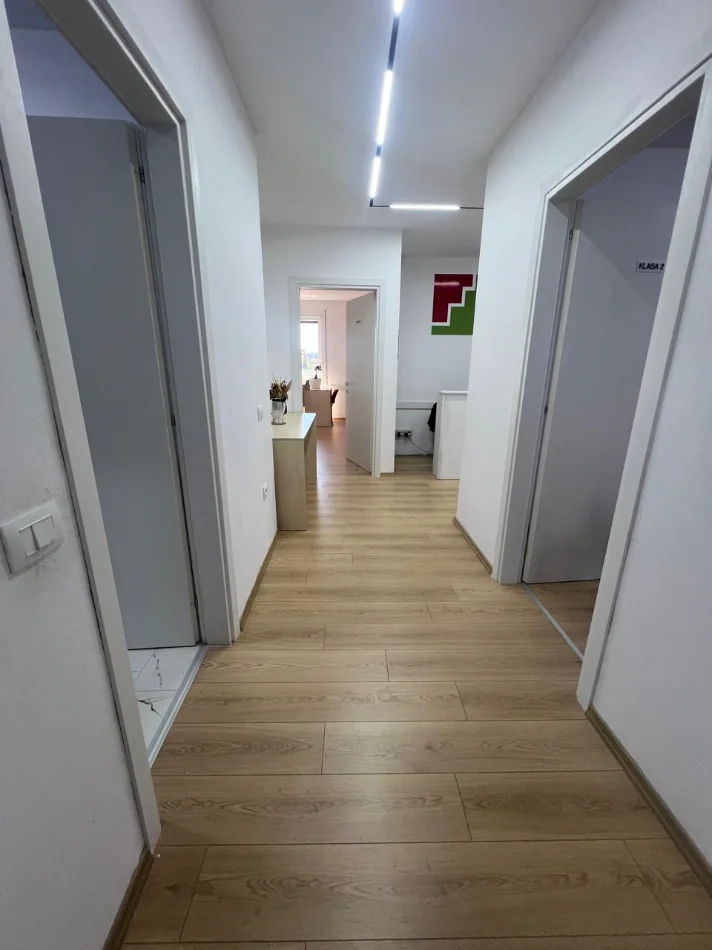 Tirane, shitet apartament 3+1 Kati 1, 129 m² 318.200 € 