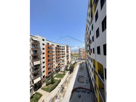 Tirane, jepet me qera apartament 2+1+BLK Kati 5, 102 m² 400 Euro