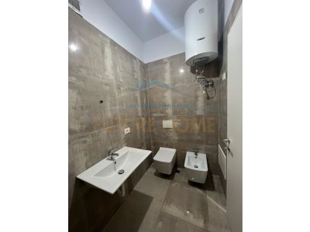 Tirane, jepet me qera apartament 2+1+BLK Kati 5, 102 m² 400 Euro