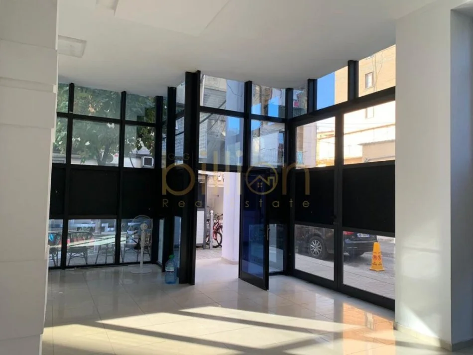 JEPET AMBIENT KOMERCIAL PER SHITJE, NE BRRYL! 272000 Euro, ID: Billion3761