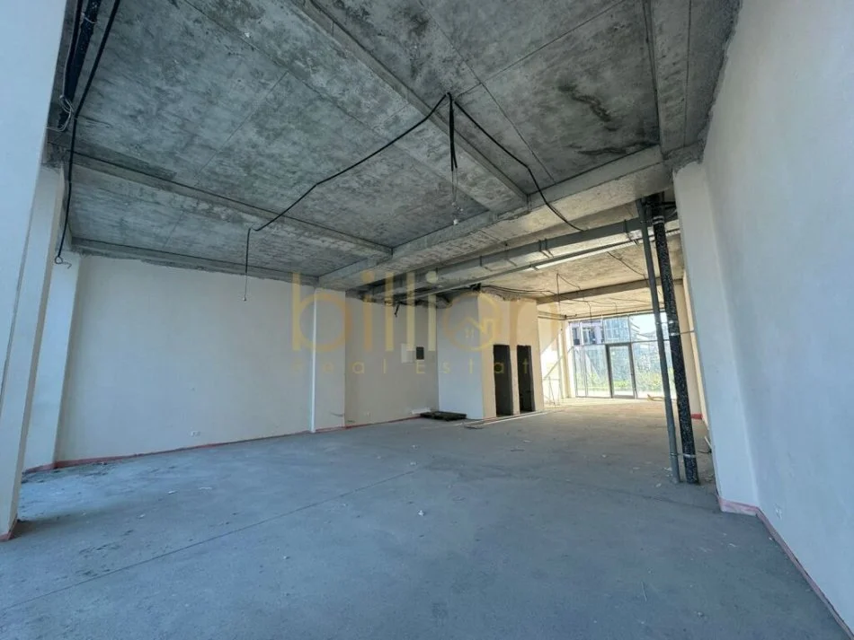 Tirane, jepet me qera ambjent biznesi Kati 0, 130 m² 3800 € (Liqeni i Tiranes, Tirana, Albania)