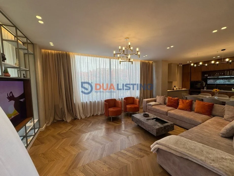 Durres, shitet Vile 3+1+Aneks+Ballkon Kati 0, 345 m² 750.000 € (Gjiri i Lalzit)